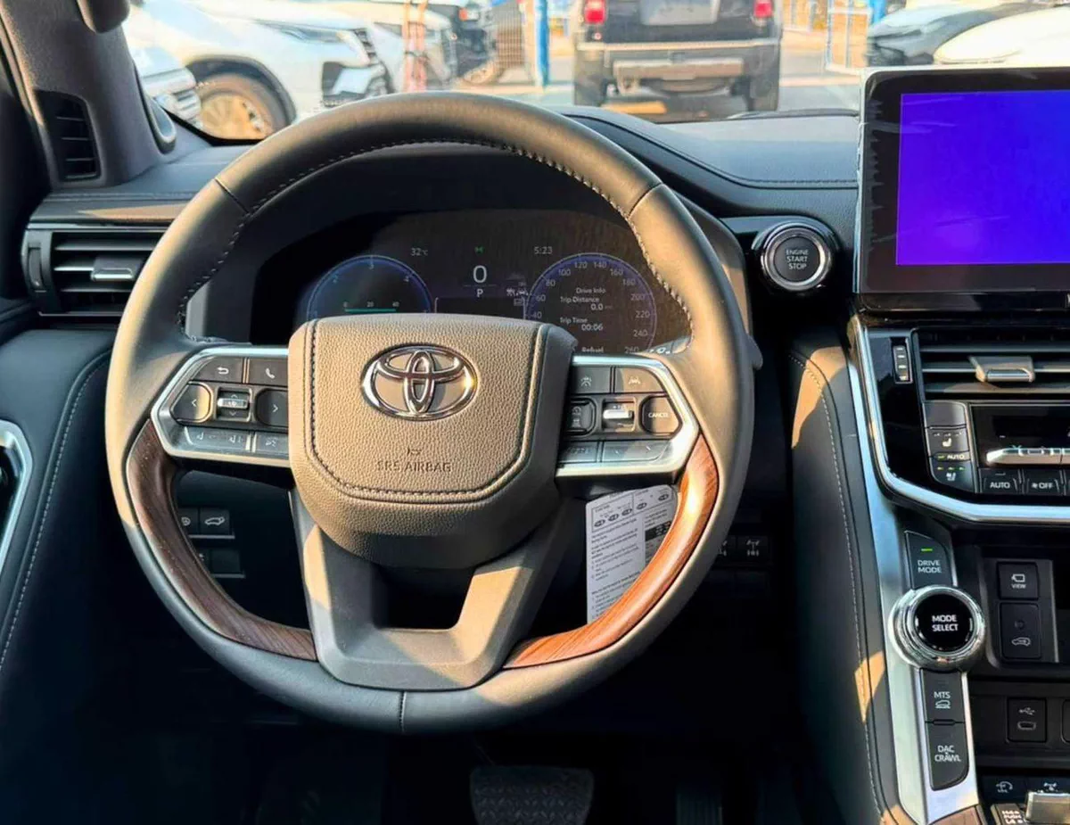 Toyota Land Cruiser VX 4.0L PETROL V6 || RADAR | BIG DVD | REAR ENTERTAINMENT SCREEN | COOL BOX | FULL OPTION (CODE#VX4M-18-0