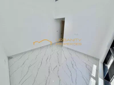 6BR Luxury Villa + Maid | Ready to Move In | Prime Jumeirah 1 Location-4