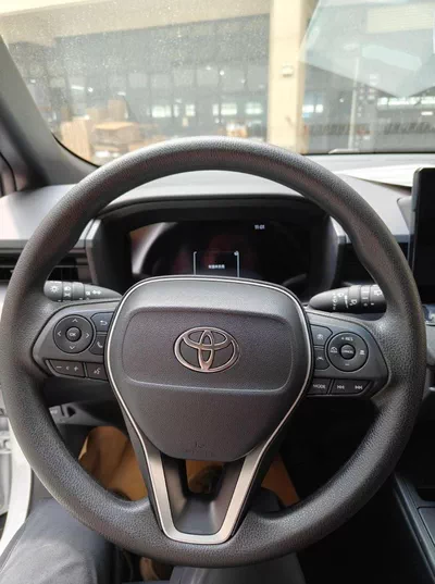 Toyota Frontlander Luxury 2.0L V4 / SUNROOF, LEATHER SEATS, DVD+CAMERA-12