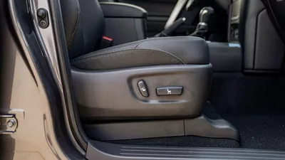 Toyota Prado VX 4.0P AT MY2023 - GREY-16