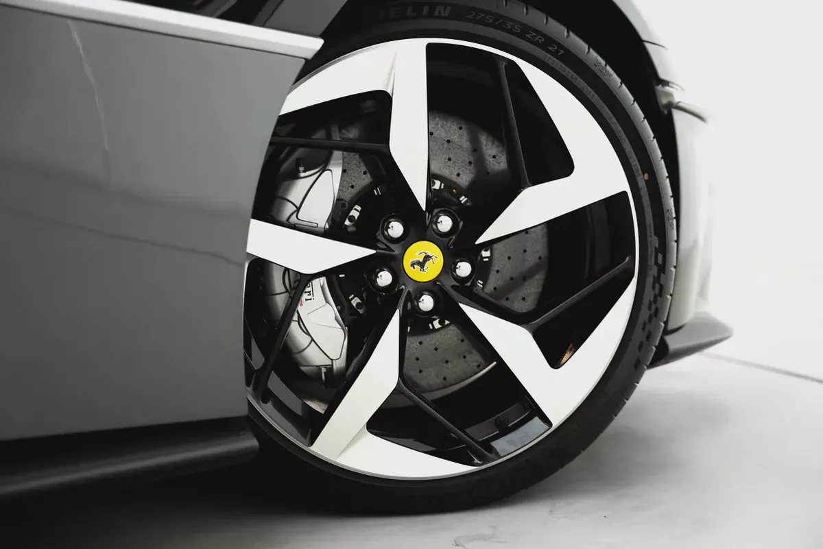 2025 FERRARI 12 CILINDRI WITH 7 YEARS SERVICE CONTRACT-15-15