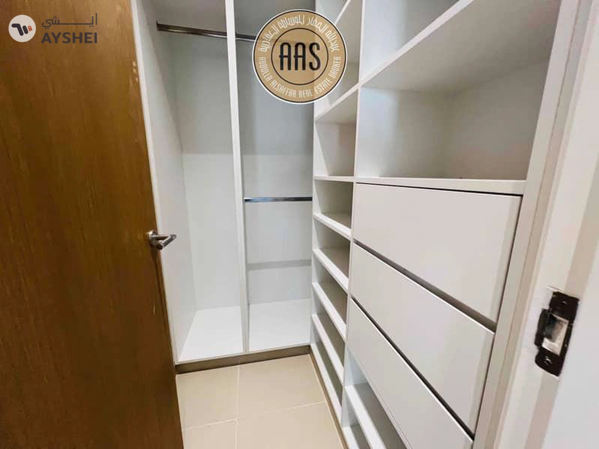 One Month Free ! Luxurious Brand new Building ! Closed To Metro ! With All Aminities ! Ready to Move-11-11