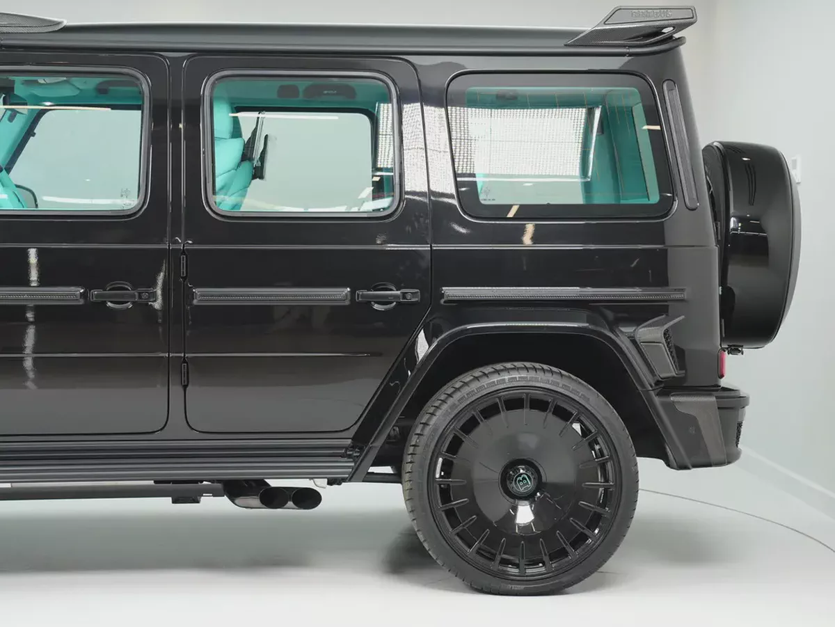 2026 Mercedes-Benz G63 AMG Brabus Kit | 0 KM | Tiffany Blue Interior-3-3