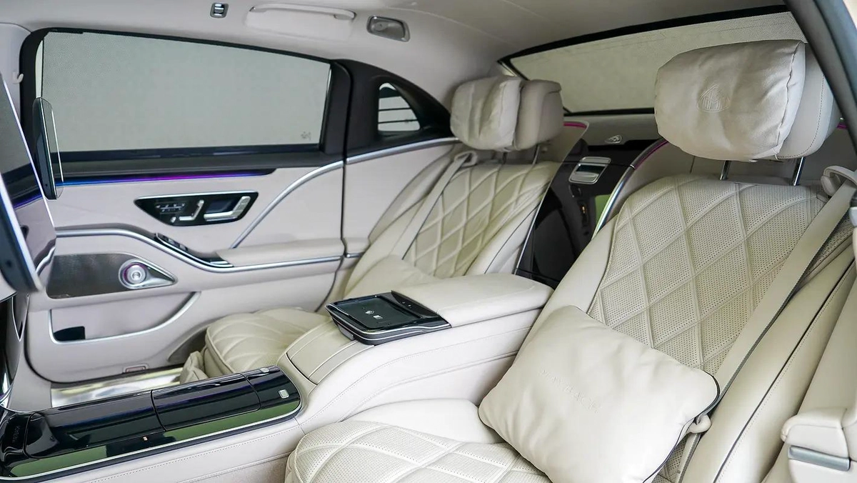 UAEs Very Best Example | 2 Years Free Servicing | AED 11,157 Per Month-4-4