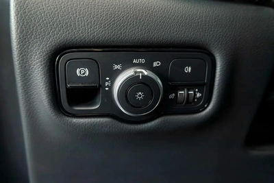 AED 3,833 Monthly l Vito-Tourer Luxury 2L l Zero Down Payment l GCC l 3 years Warranty-13