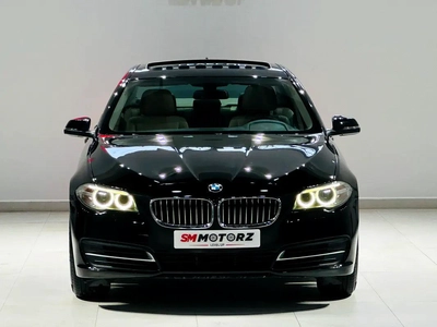 BMW 535i EXCLUSIVE GCC SOECS LOW KILOMETER WITH ONE YEAR WARRANTY-17