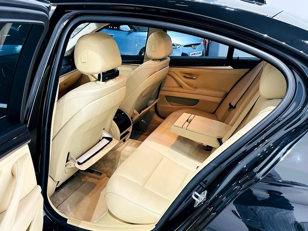 BMW 535i EXCLUSIVE GCC SOECS LOW KILOMETER WITH ONE YEAR WARRANTY