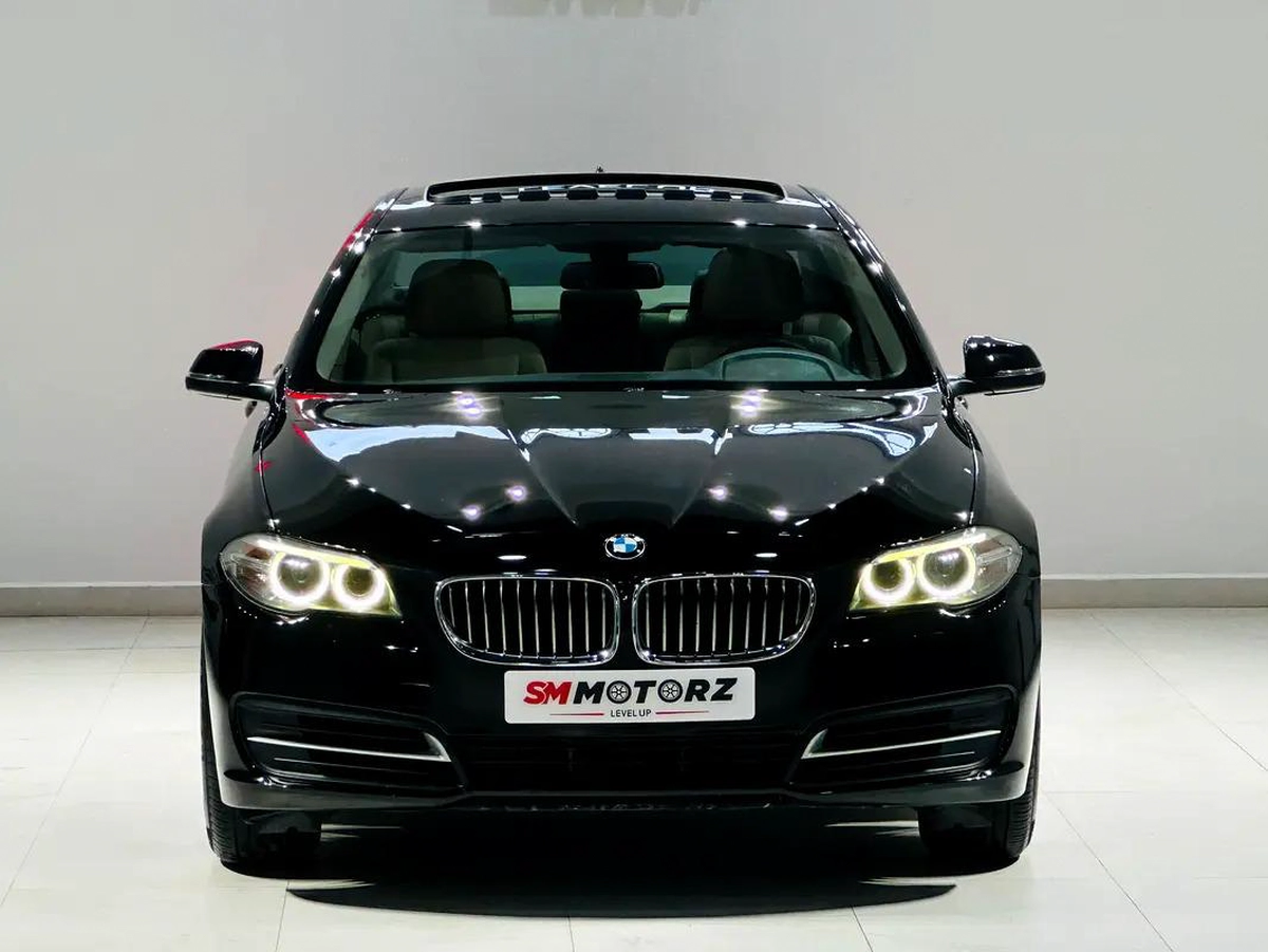 BMW 535i EXCLUSIVE GCC SOECS LOW KILOMETER WITH ONE YEAR WARRANTY-17-17
