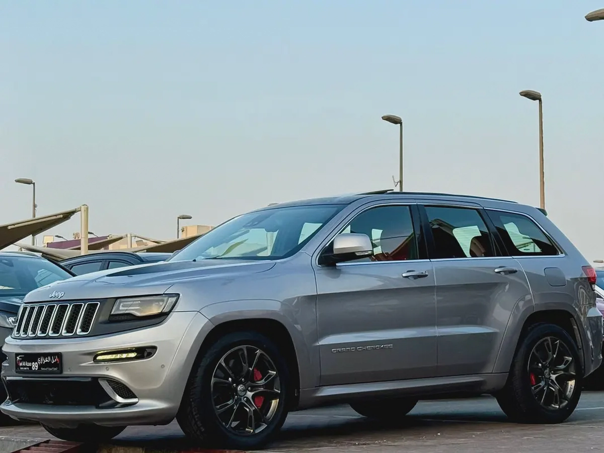 Jeep SRT, 2015 GCC, fully loaded, in very good condition.-2-2