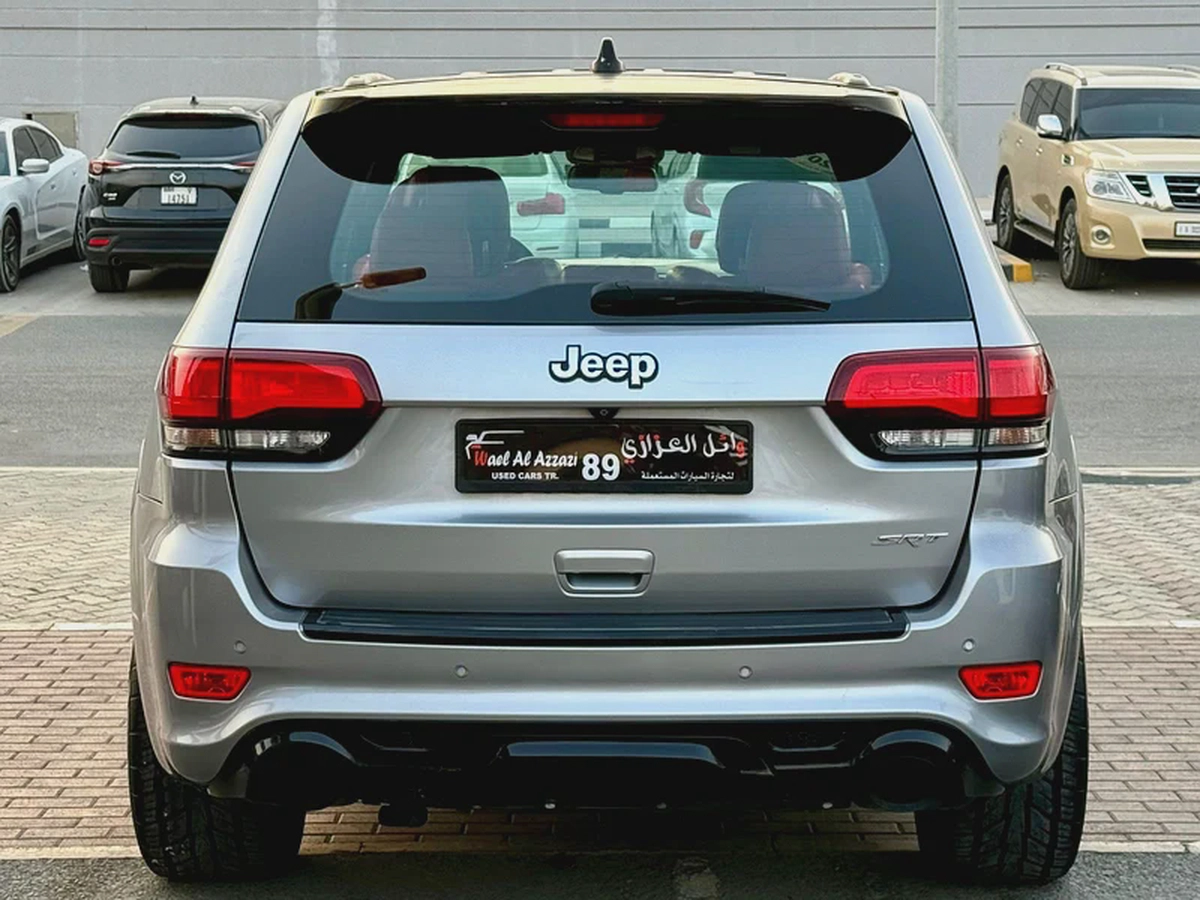 Jeep SRT, 2015 GCC, fully loaded, in very good condition.-6-6