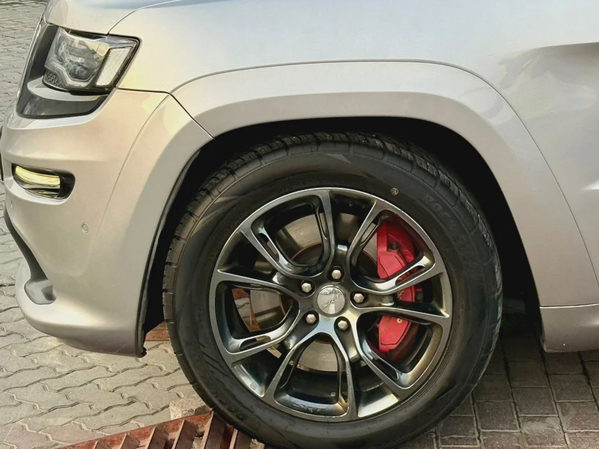 Jeep SRT, 2015 GCC, fully loaded, in very good condition.-7-7