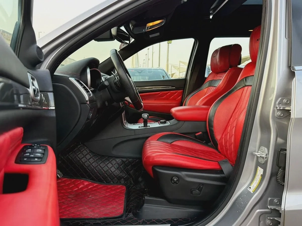 Jeep SRT, 2015 GCC, fully loaded, in very good condition.