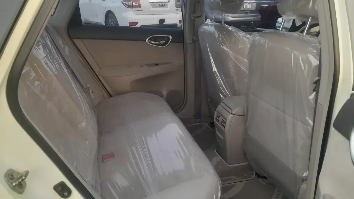 Nissan Sentra 2015 SV | GCC Specs | Well Maintained-15-15