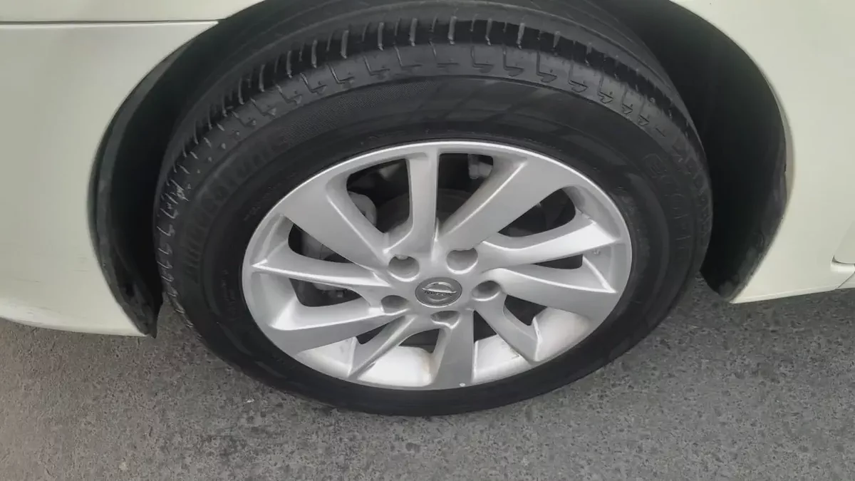 Nissan Sentra 2015 SV | GCC Specs | Well Maintained-19-19