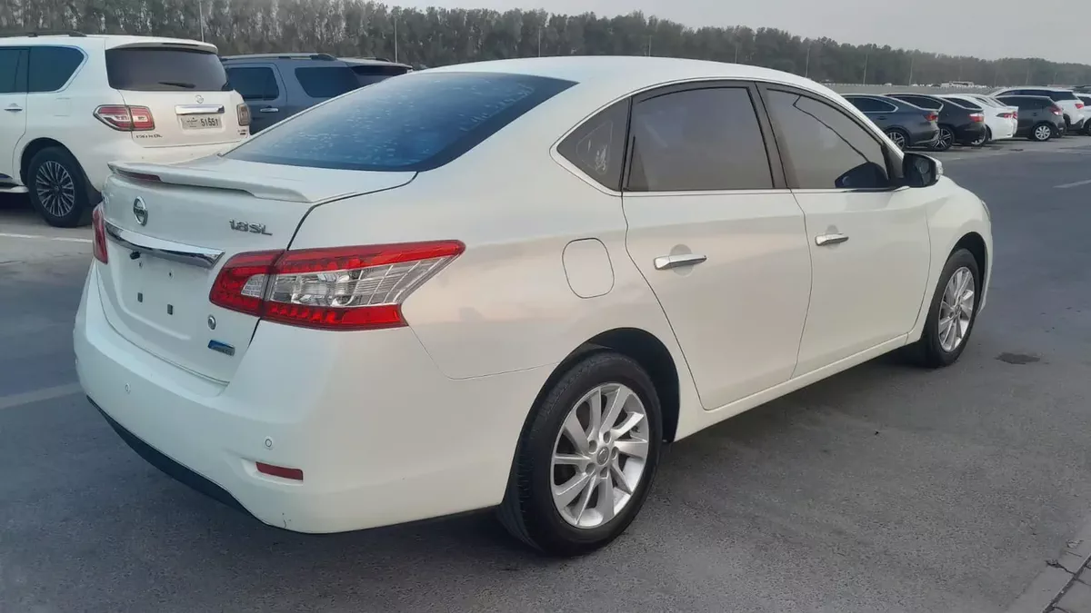 Nissan Sentra 2015 SV | GCC Specs | Well Maintained-4-4