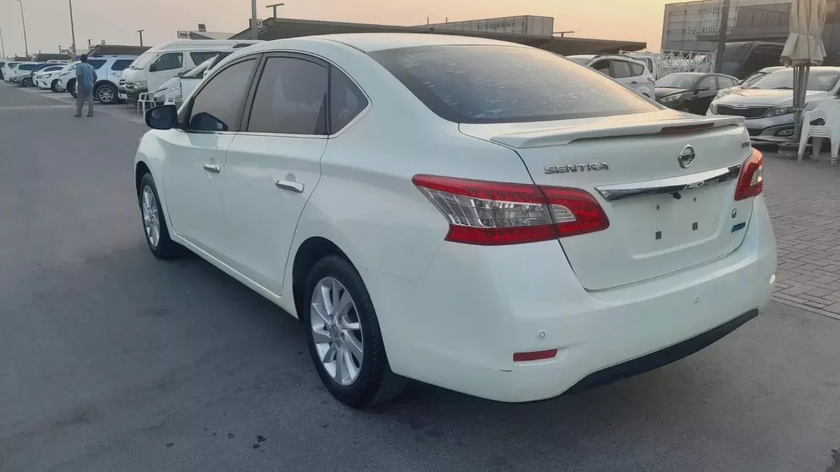 Nissan Sentra 2015 SV | GCC Specs | Well Maintained-5-5
