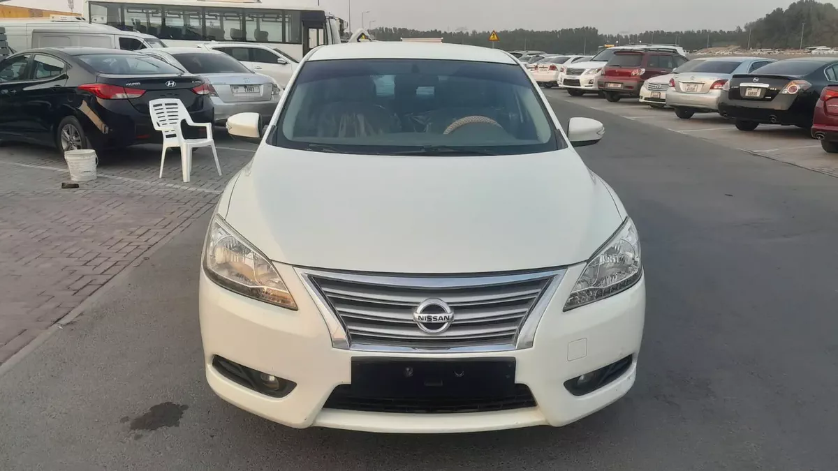 Nissan Sentra 2015 SV | GCC Specs | Well Maintained-6-6