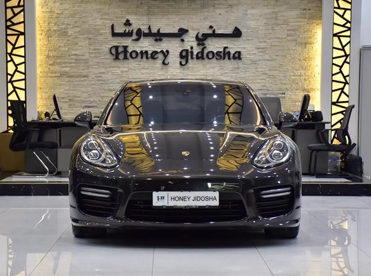Porsche Panamera GTS ( 2014 Model ) in Brown Color GCC Specs