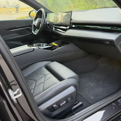 2024 BMW 530i Full Option | Clean Title | Original Paint | Luxury Sedan | Like New-15