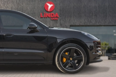 Porsche Macan 2021-16