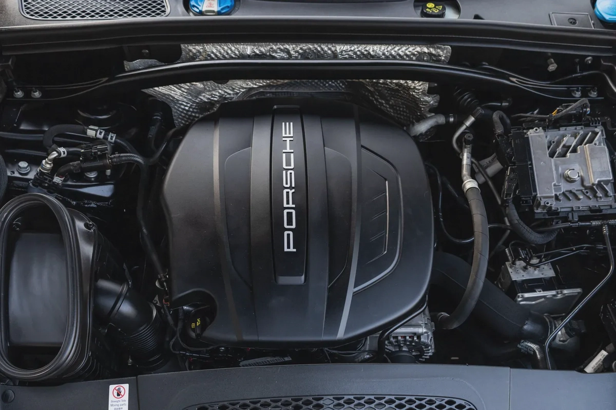 Porsche Macan 2021-18-18