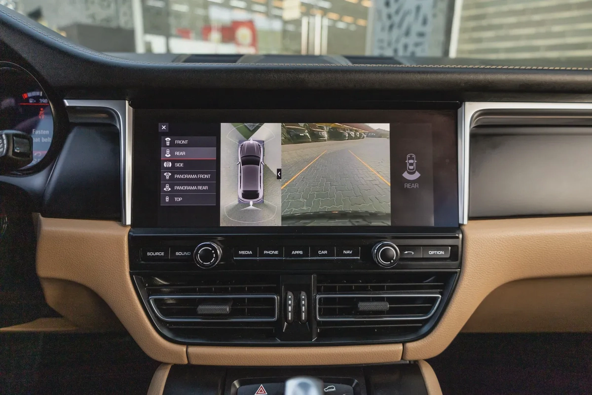 Porsche Macan 2021-9-9