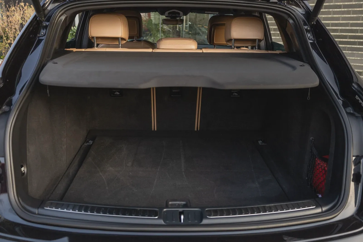 Porsche Macan 2021-12-12
