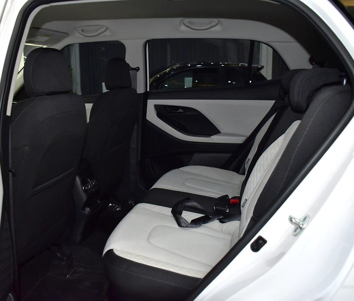 Hyundai Creta ( 2024 Model ) in White Color GCC Specs