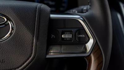 Toyota Land Cruiser VX LC VX 3.3D\(LHD) TOYOTA LAND CRUISER LC300 VX 3.3D AT MY2025 – BLACK-13