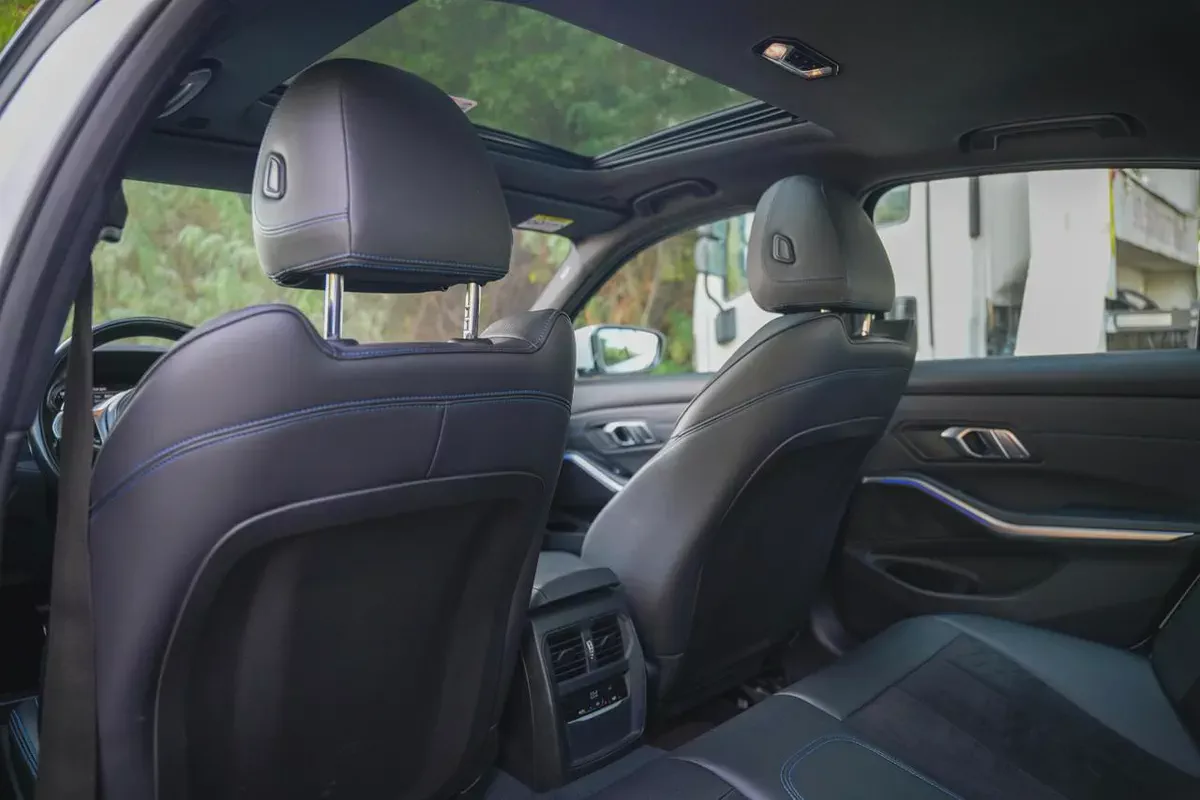 BMW 330i M Sport Sedan – 2021 | GCC | Alcantara Interior | AED 120,000-11-11