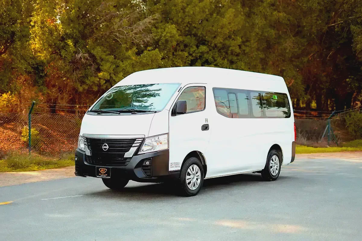 High-Roof 13-Seater Passenger Van | Manual | GCC Specs | Ref#N85144