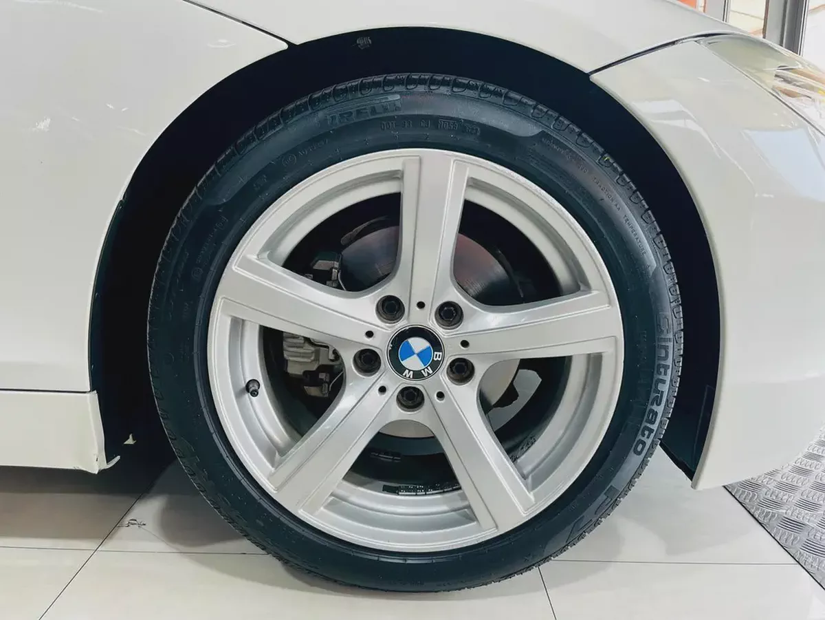 BMW Z4 sDrive20i 2012 GCC Specs-13-13