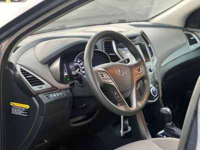 Hyundai Santa Fe STANDARD 2019 Hyundai Santa Fe - 3.3L V6 - Apple & Android Play - 7 Seater - 42000 Mileage - 41999 AED-11