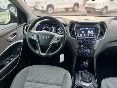 Hyundai Santa Fe STANDARD 2019 Hyundai Santa Fe - 3.3L V6 - Apple & Android Play - 7 Seater - 42000 Mileage - 41999 AED-12