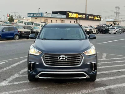Hyundai Santa Fe STANDARD 2019 Hyundai Santa Fe - 3.3L V6 - Apple & Android Play - 7 Seater - 42000 Mileage - 41999 AED-1