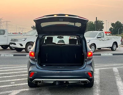 Hyundai Santa Fe STANDARD 2019 Hyundai Santa Fe - 3.3L V6 - Apple & Android Play - 7 Seater - 42000 Mileage - 41999 AED-6