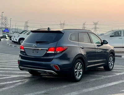 Hyundai Santa Fe STANDARD 2019 Hyundai Santa Fe - 3.3L V6 - Apple & Android Play - 7 Seater - 42000 Mileage - 41999 AED-7