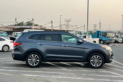 Hyundai Santa Fe STANDARD 2019 Hyundai Santa Fe - 3.3L V6 - Apple & Android Play - 7 Seater - 42000 Mileage - 41999 AED-8