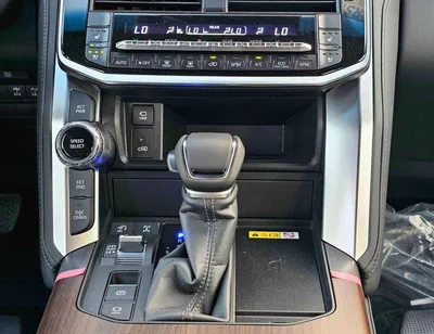 Toyota Land Cruiser VX || 4.0L PETROL V6 | RADAR | BIG DVD | LEATHER WITH MEMORY SEATS (CODE#VX4MA)-22