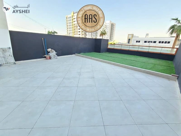 Luxury store room 3bhk 3bathrooms in 130k balcony wardrobes 1parking free