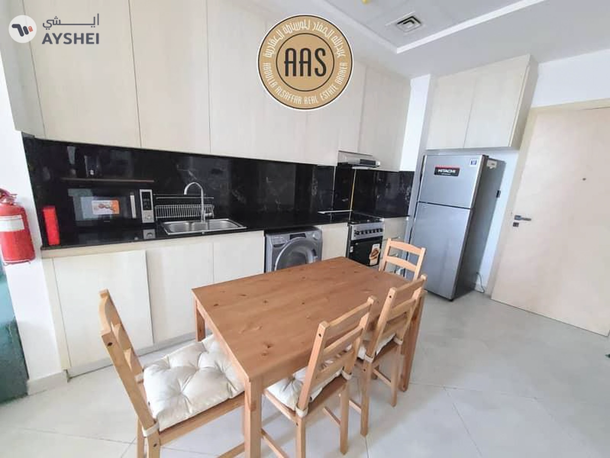 Luxury store room 3bhk 3bathrooms in 130k balcony wardrobes 1parking free-7-7