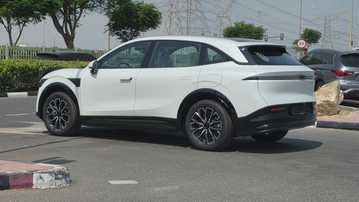 ZEEKR 7X Standard (White)-16-16