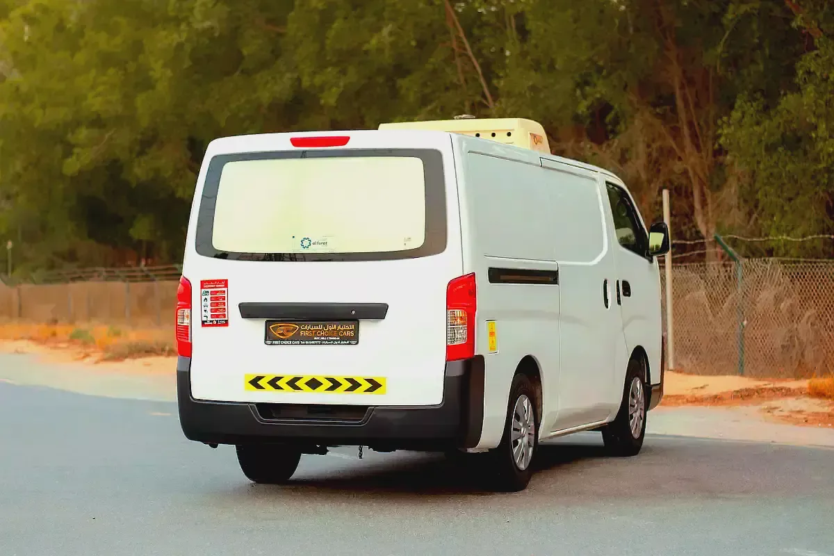 Standard Roof Chiller Van | Manual | GCC Specs | Ref#N32515-2-2