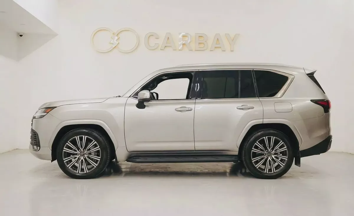AED 7034 PM | LEXUS LX 600 SIGNATURE 2024 | UNDER AGENCY WARRANTY & SERVICE CONTRACT AUG 2030 | GCC-3-3