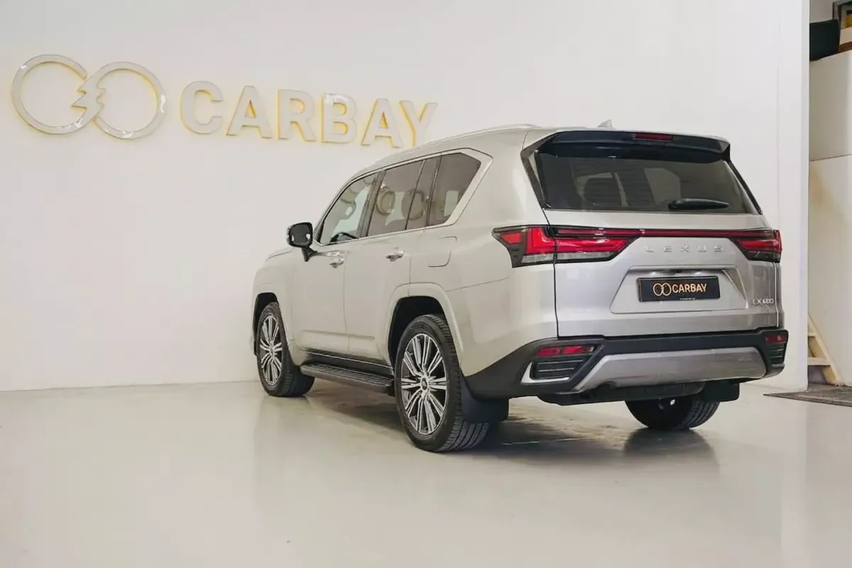 AED 7034 PM | LEXUS LX 600 SIGNATURE 2024 | UNDER AGENCY WARRANTY & SERVICE CONTRACT AUG 2030 | GCC-6-6