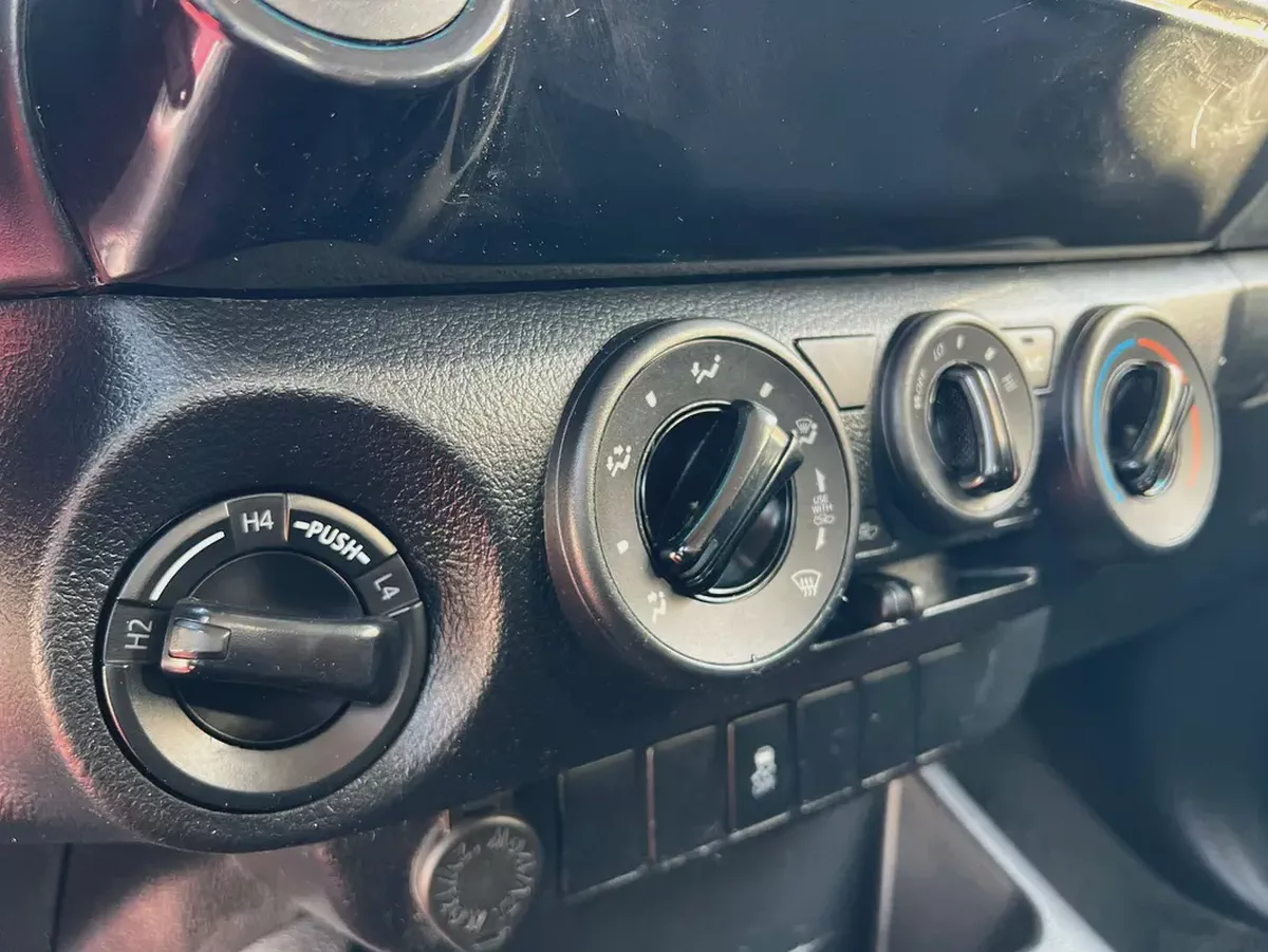 2019 Toyota Hilux | Manual | 4X4 | ( GL ) I GCC | Ref#1029-17-17