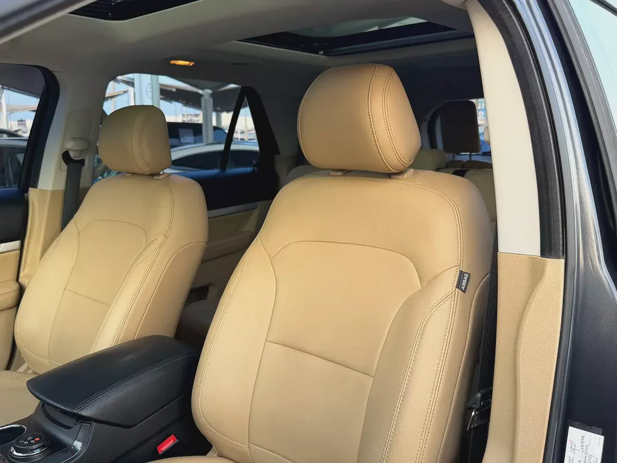Ford Explorer- XLT -2017 -GCC -FREE ACCIDENT—FULL OPTIONS-LOW MILAGE-EXCELLENT CONDITION-17-17