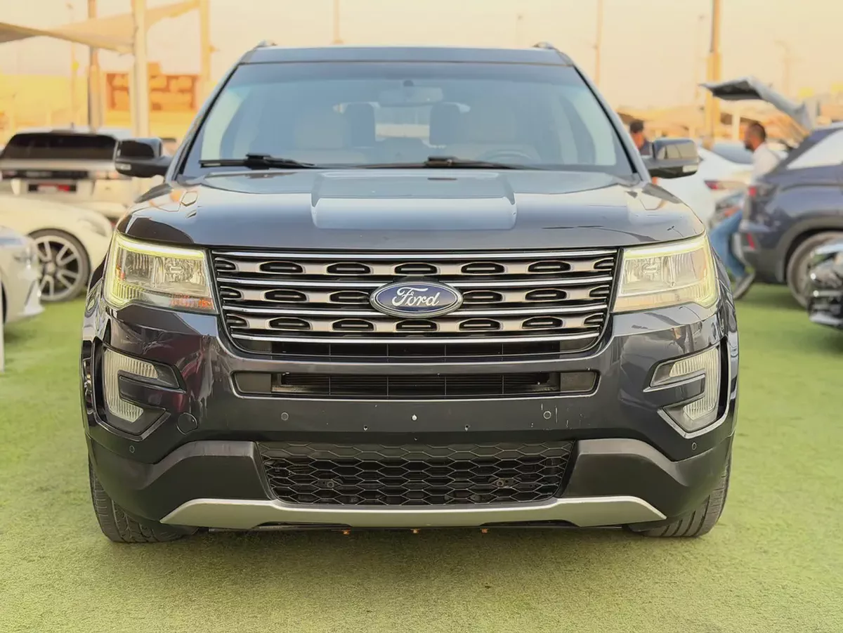 Ford Explorer- XLT -2017 -GCC -FREE ACCIDENT—FULL OPTIONS-LOW MILAGE-EXCELLENT CONDITION-2-2