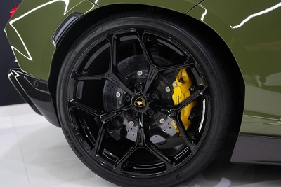 Lamborghini Revuelto 2025-22