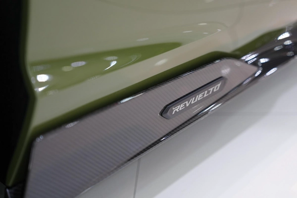 Lamborghini Revuelto 2025